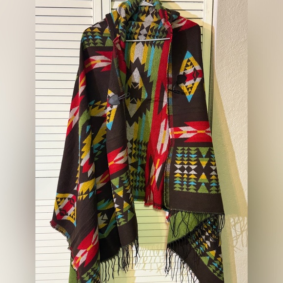 Poncho soft with hood with faux leather toggle OS - Picture 2 of 5